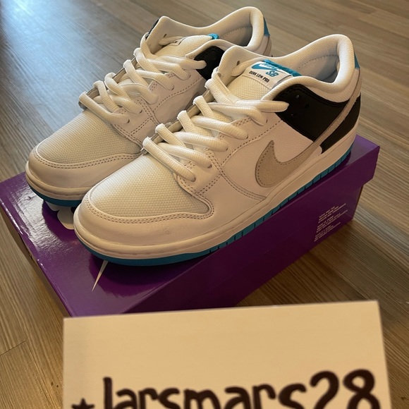 Nike Dunks - Picture 7 of 8